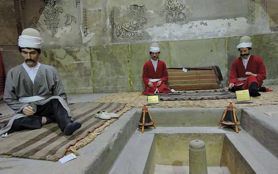 مجسمه مردان در حمام وکیل شیراز