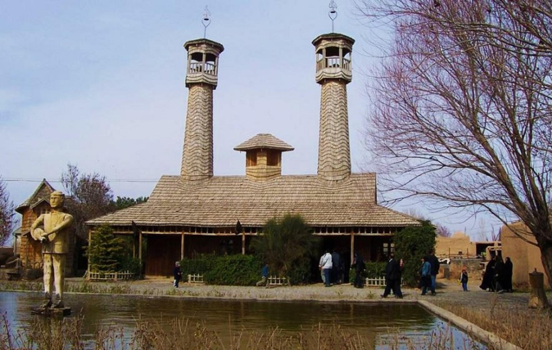 نمای مسجد دهکده چوبی نیشابور