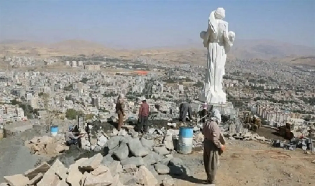 بزر‌گ‌ترین مجسمه ایران پارک آبیدر سنندج