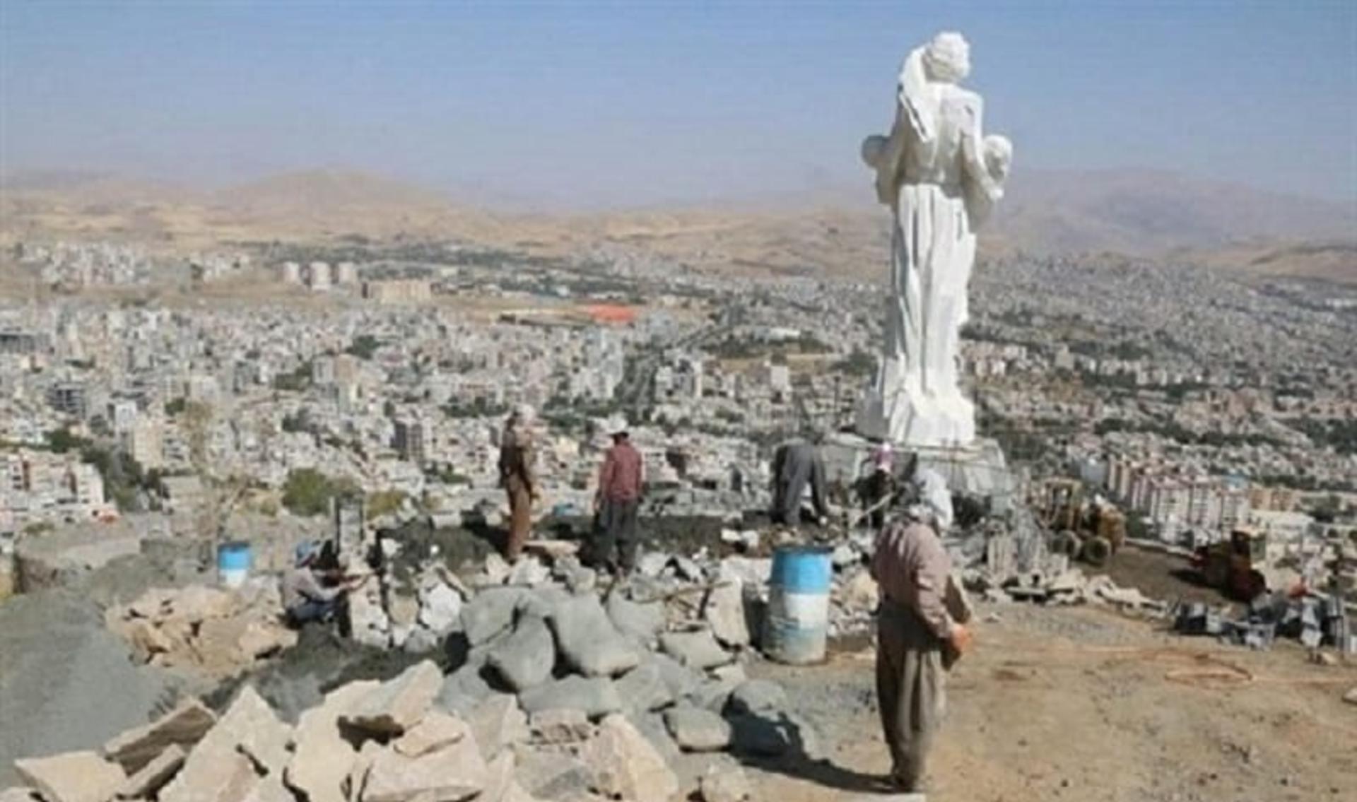بزر‌گ‌ترین مجسمه ایران پارک آبیدر سنندج