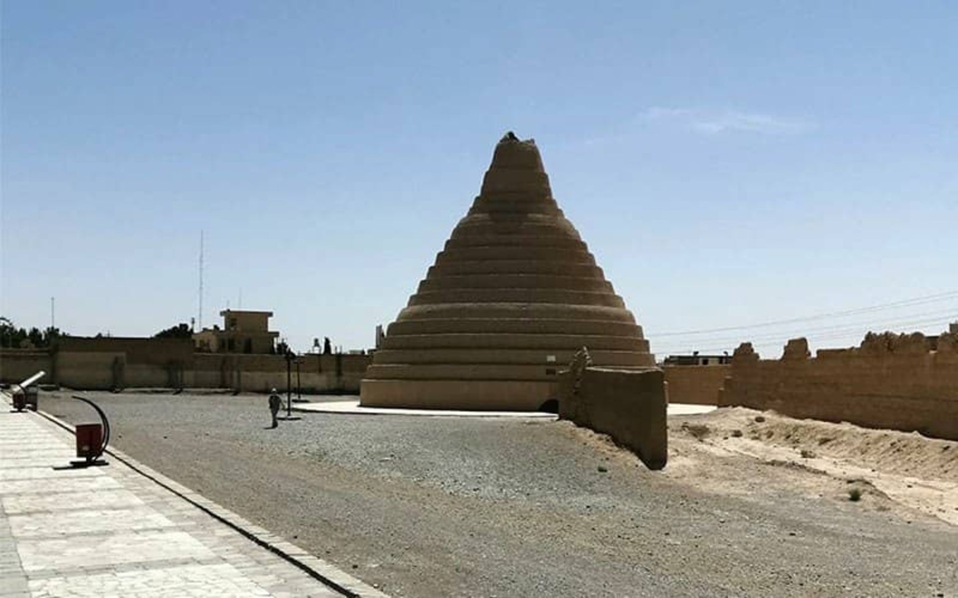 یخچال خشتی پلکانی