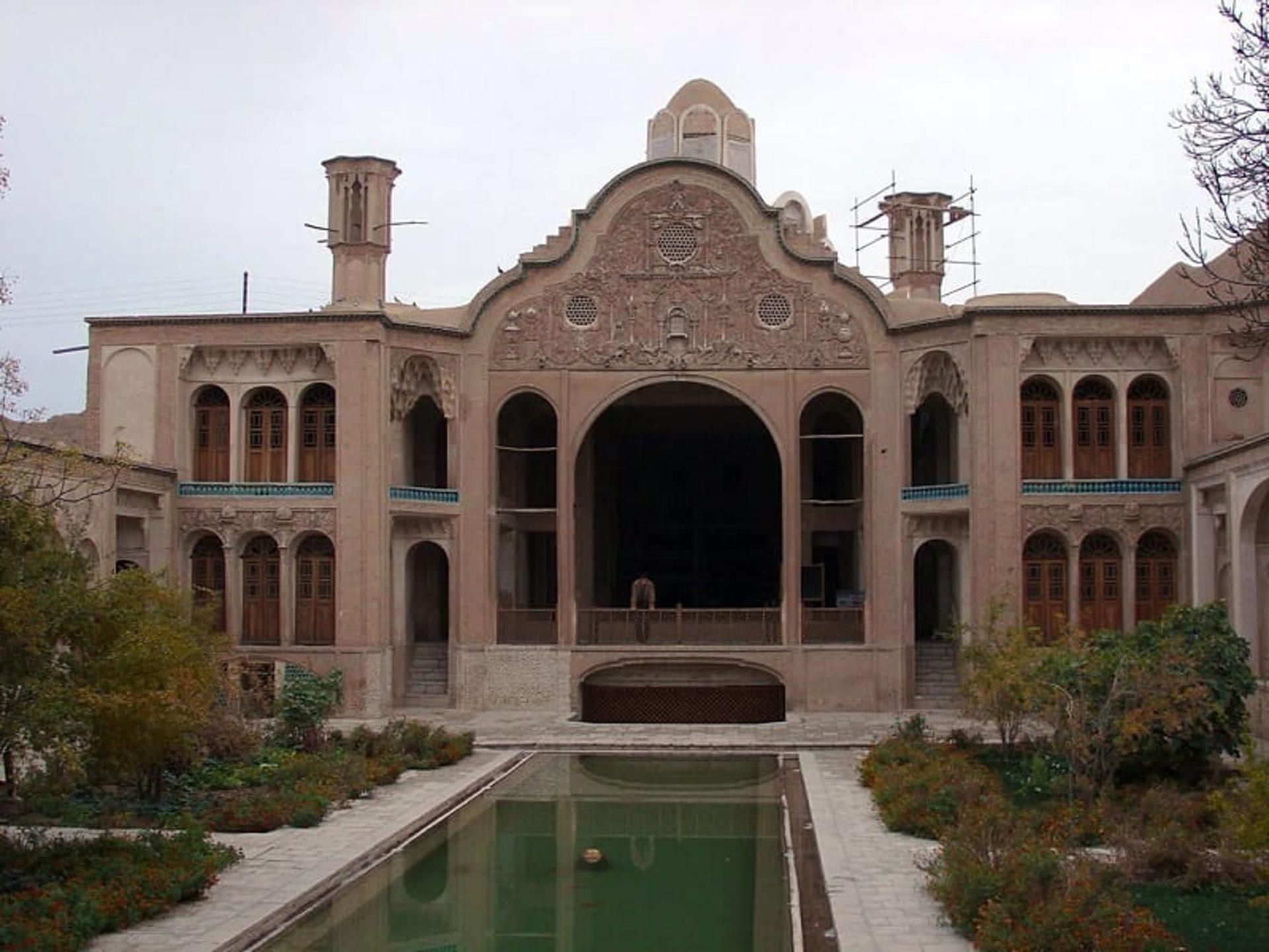 خانه تاریخی بروجردی