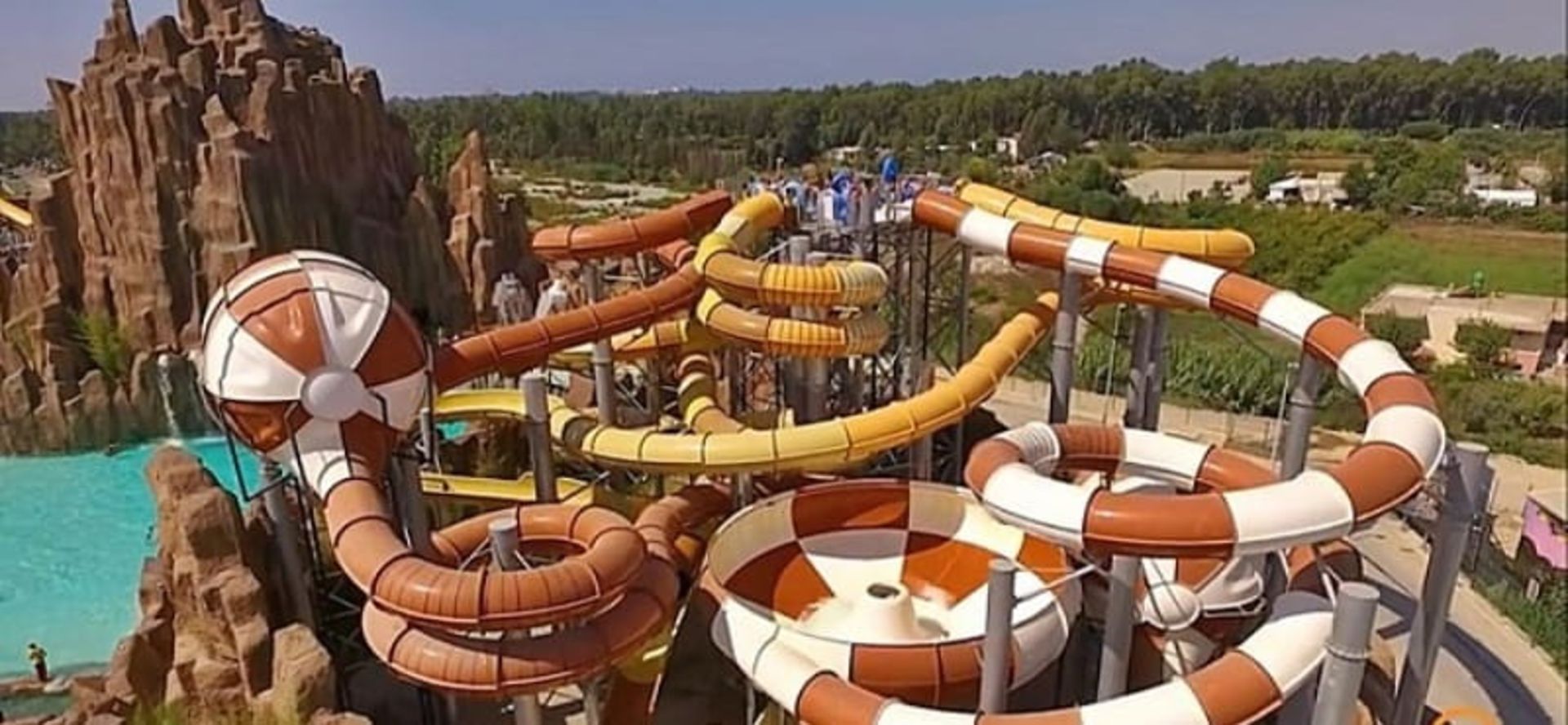 پارک آبی لند آف لجندز