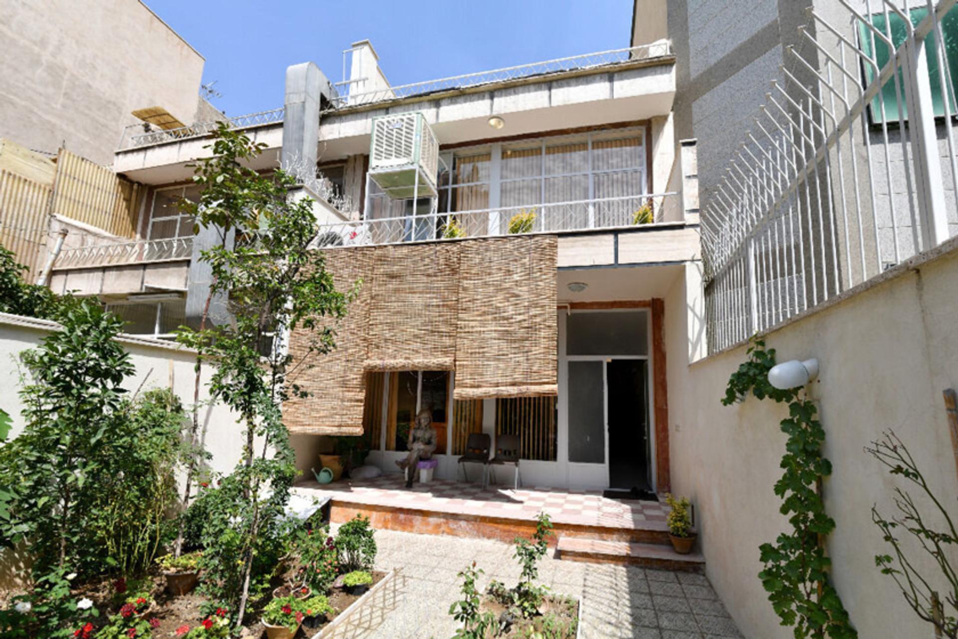 خانه اخوان ثالث