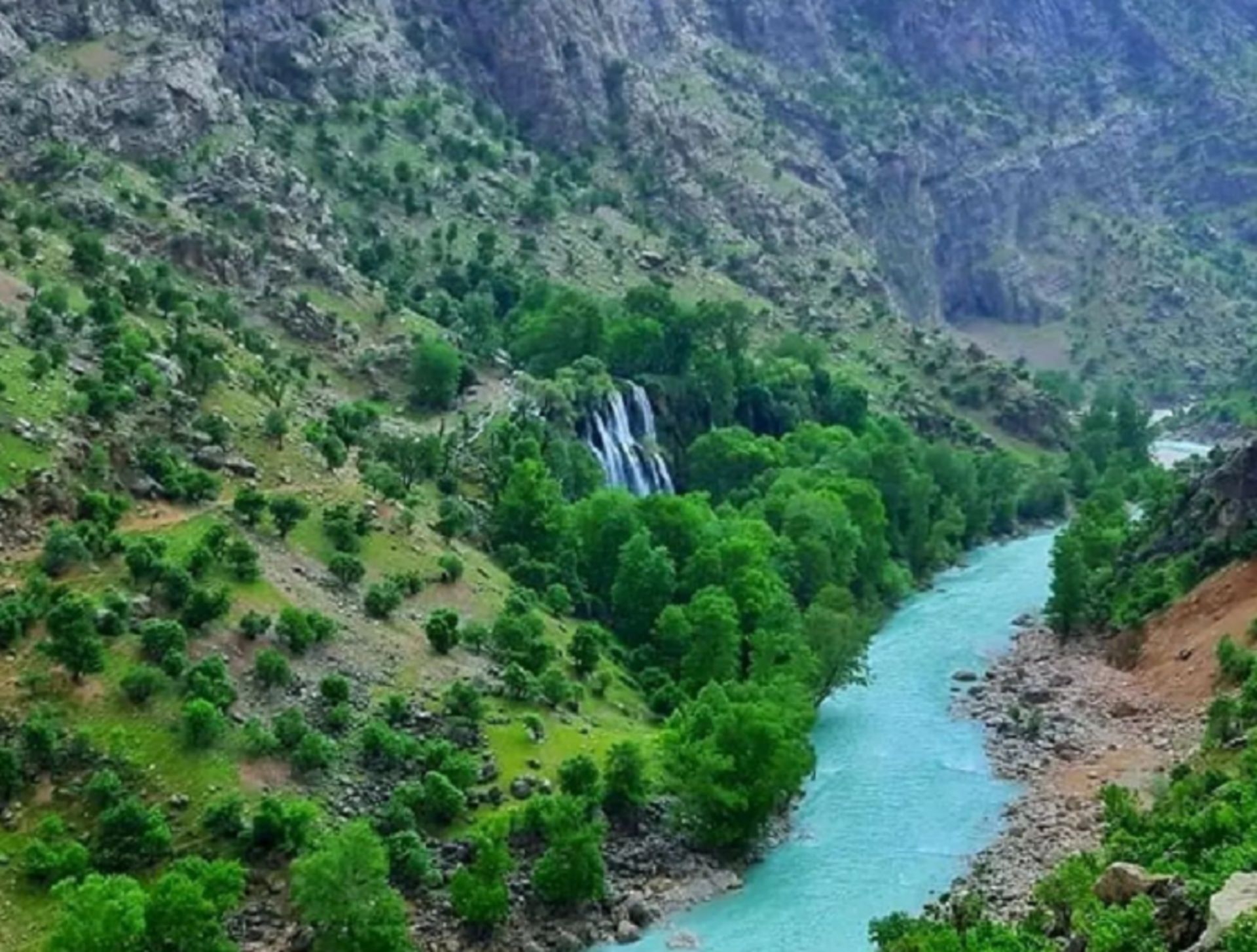 شرایط بازدید از آبشار زرد لیمه