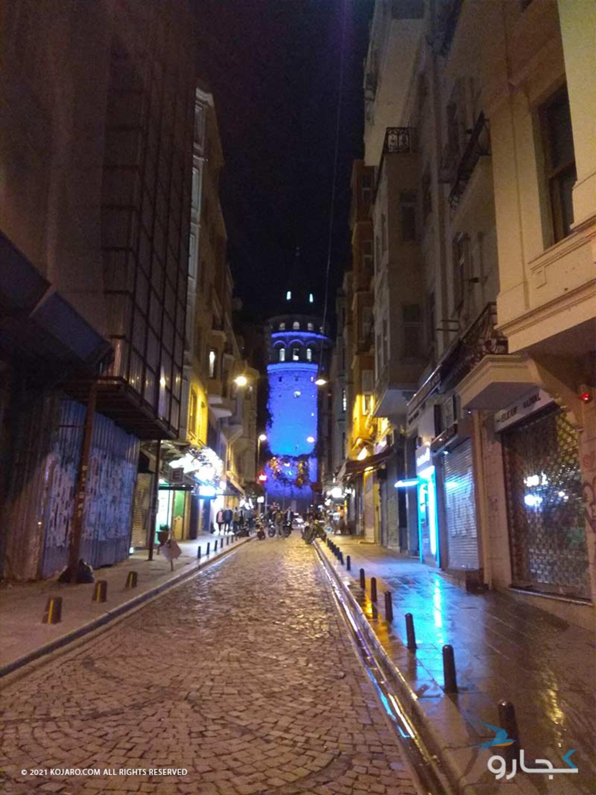 خیابان استقلال استانبول در شب