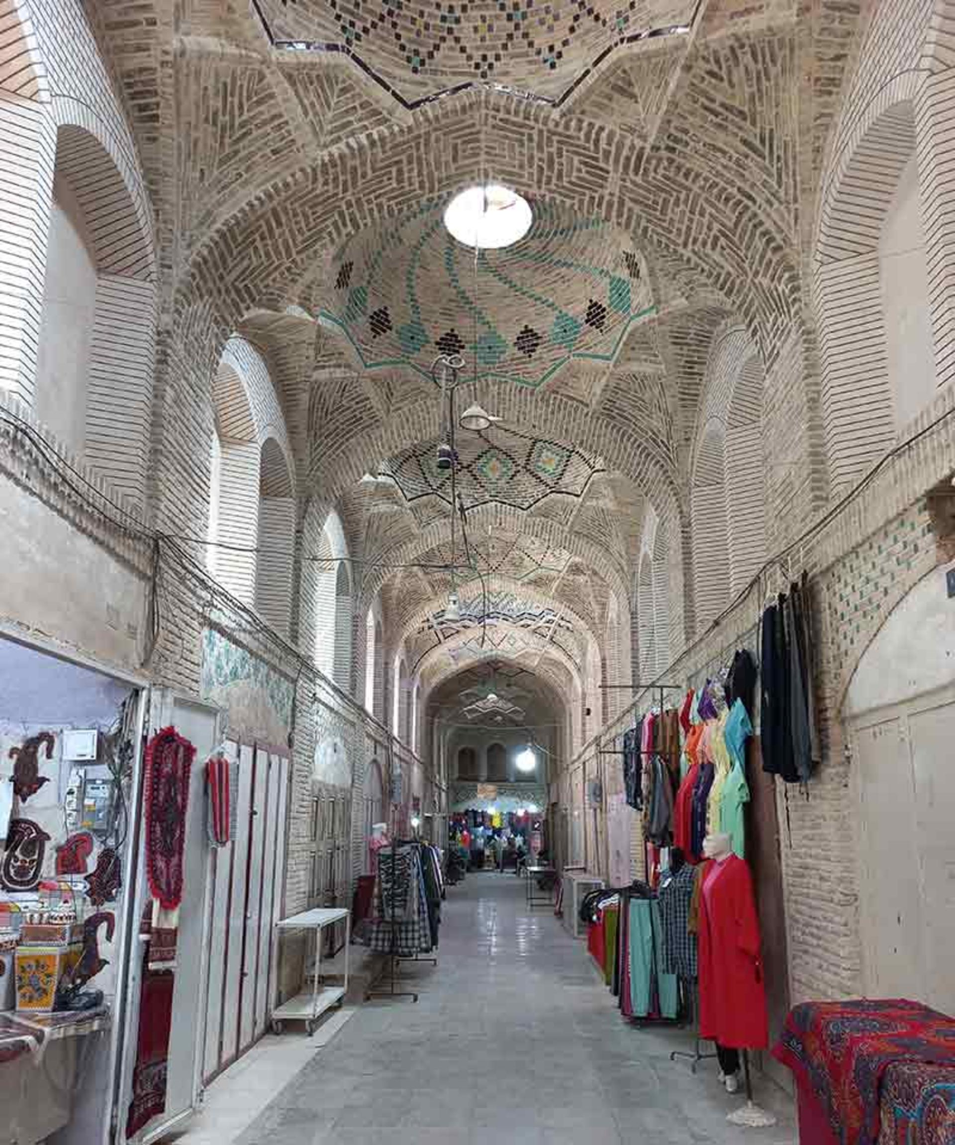 نمای داخلی بازار سردار