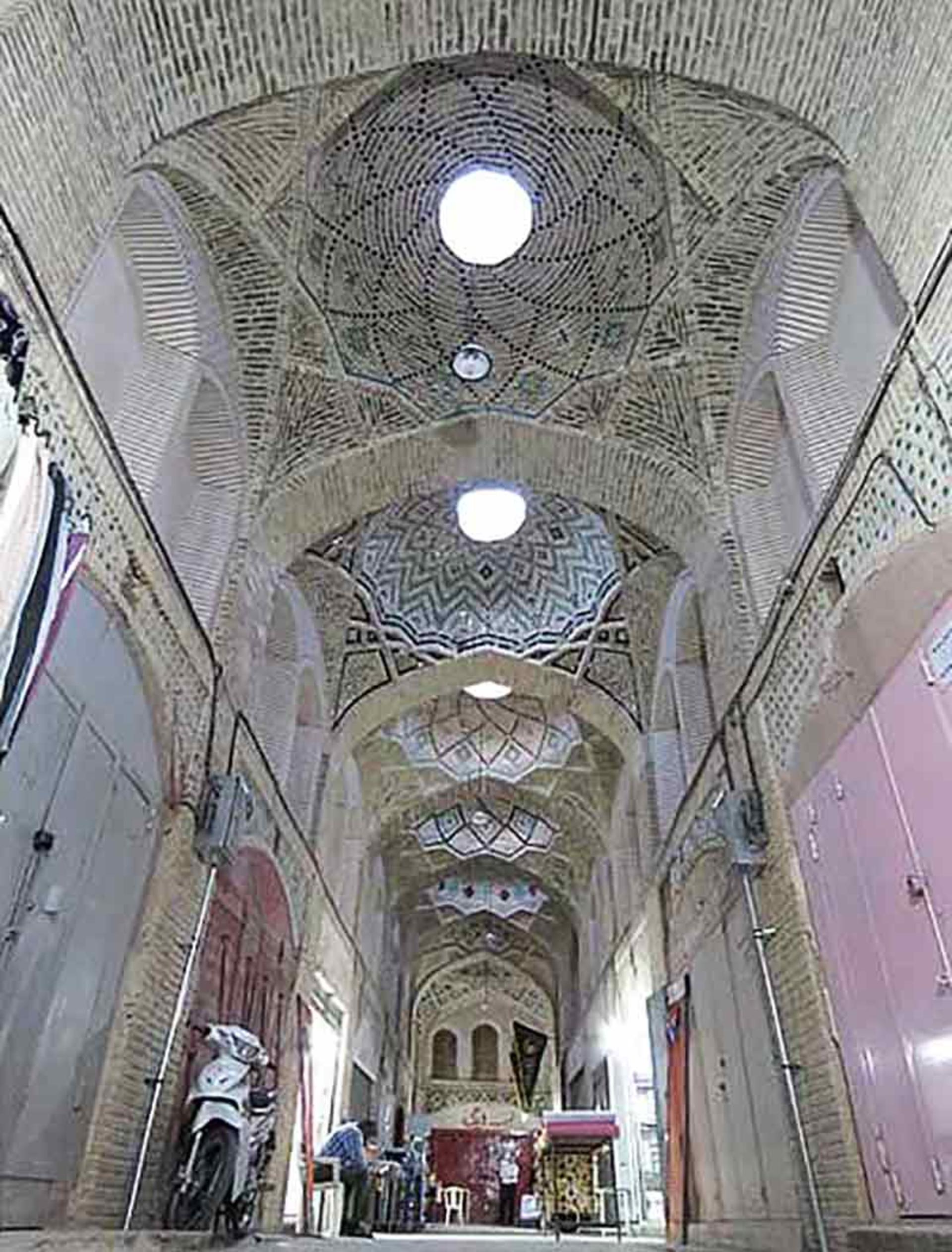 معماری داخلی بازار سردار 