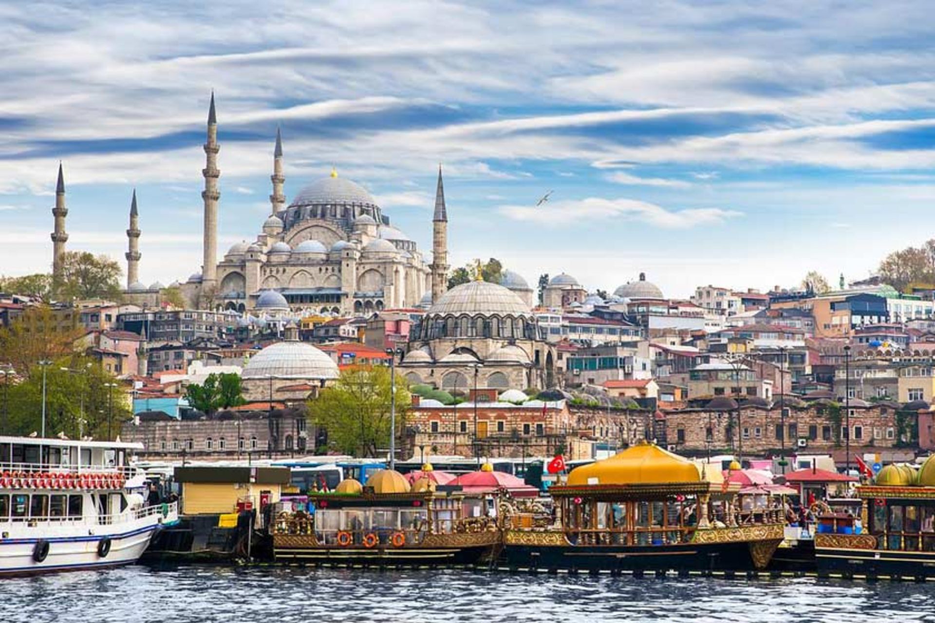 ساحل بشیکتاش استانبول از دریای مرمره