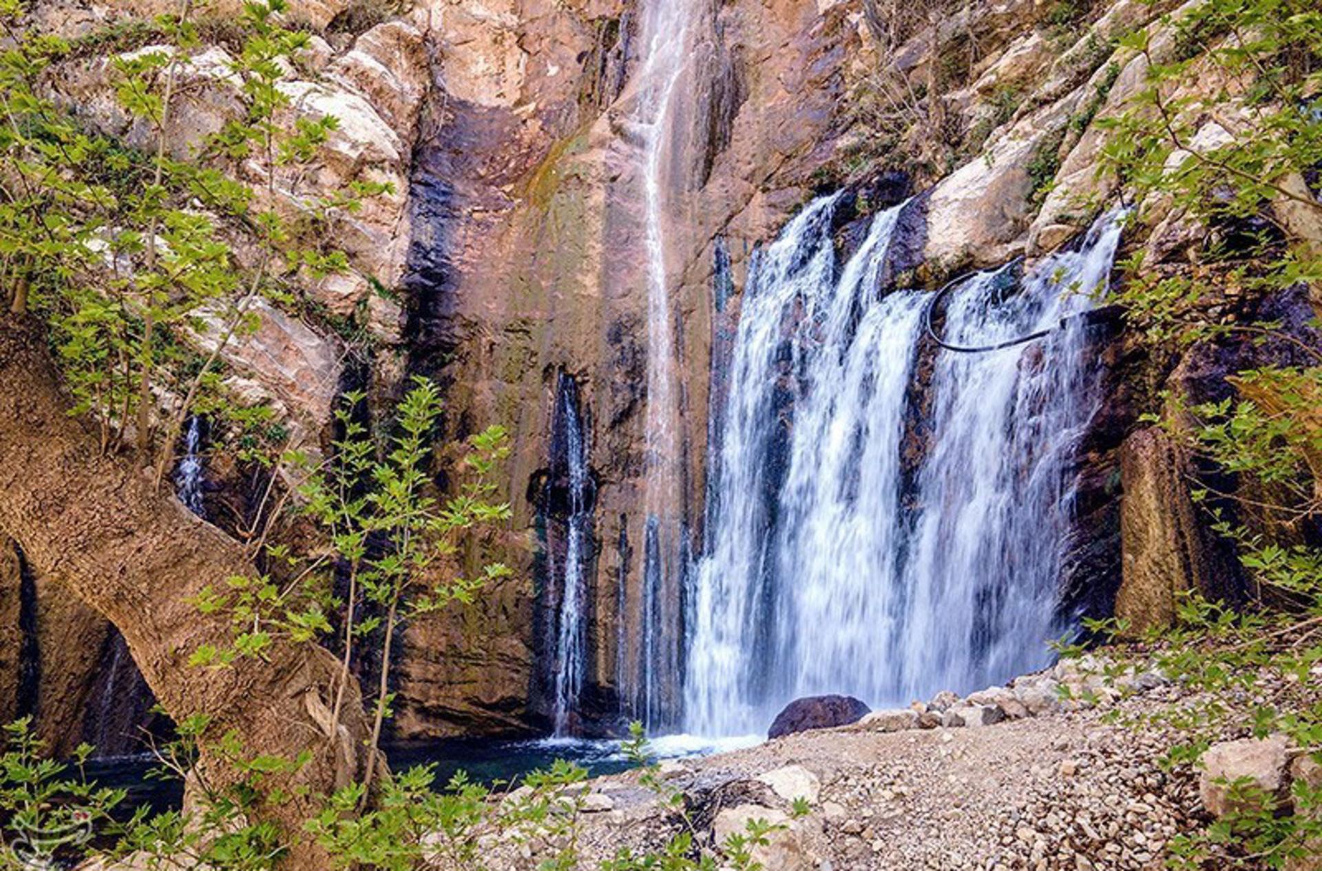 آبشار وارک کجاست؟