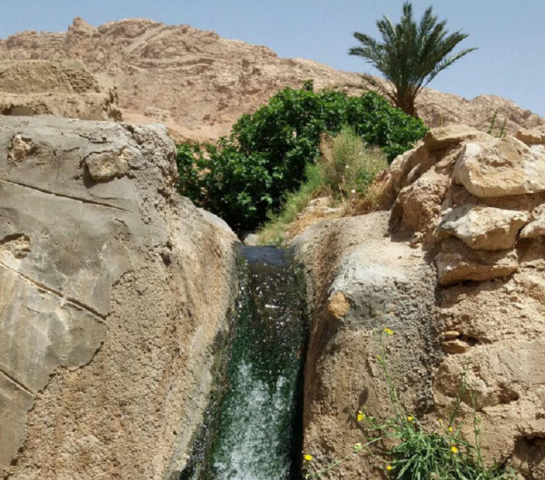 آبشار و تنگه قدمگاه در روستای ازمیغان