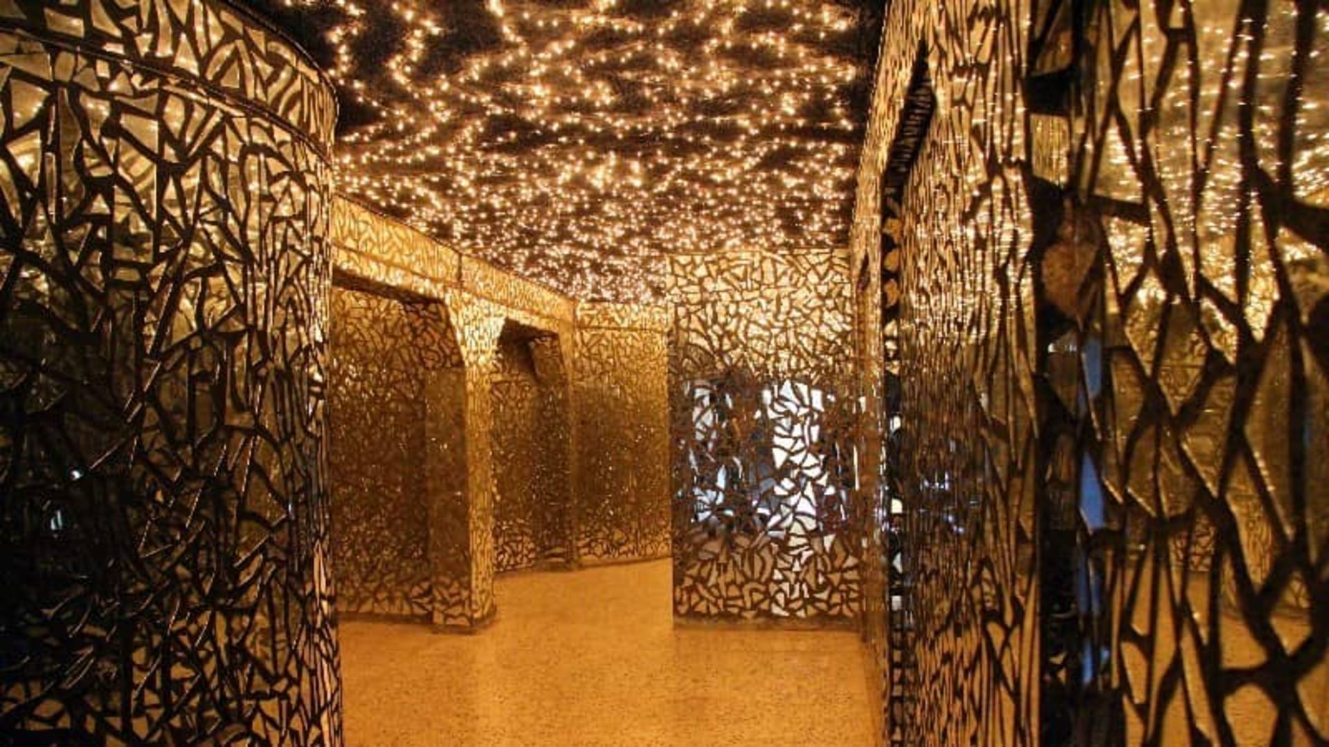 موزه آمنا سورکا