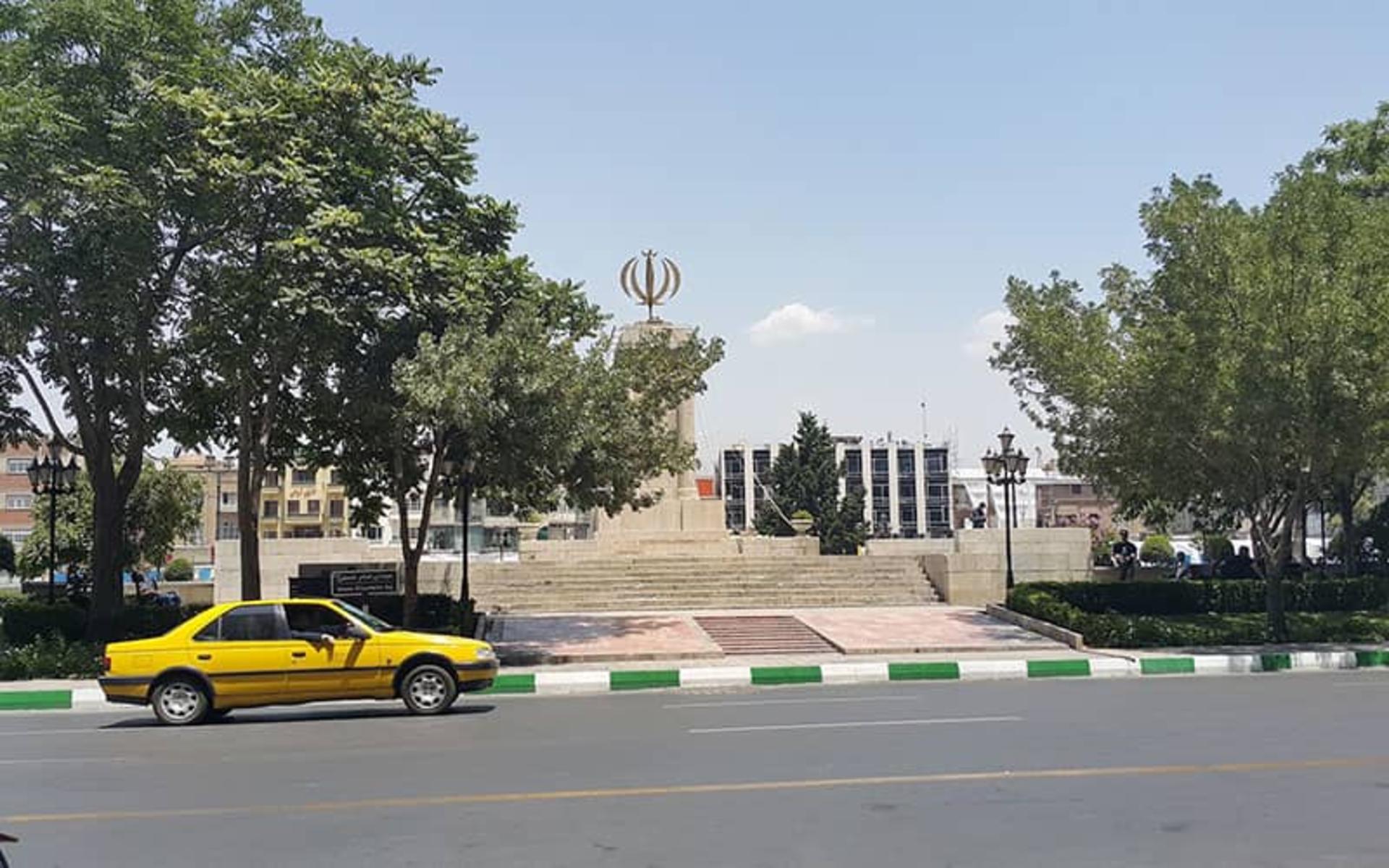 میدان توپخانه