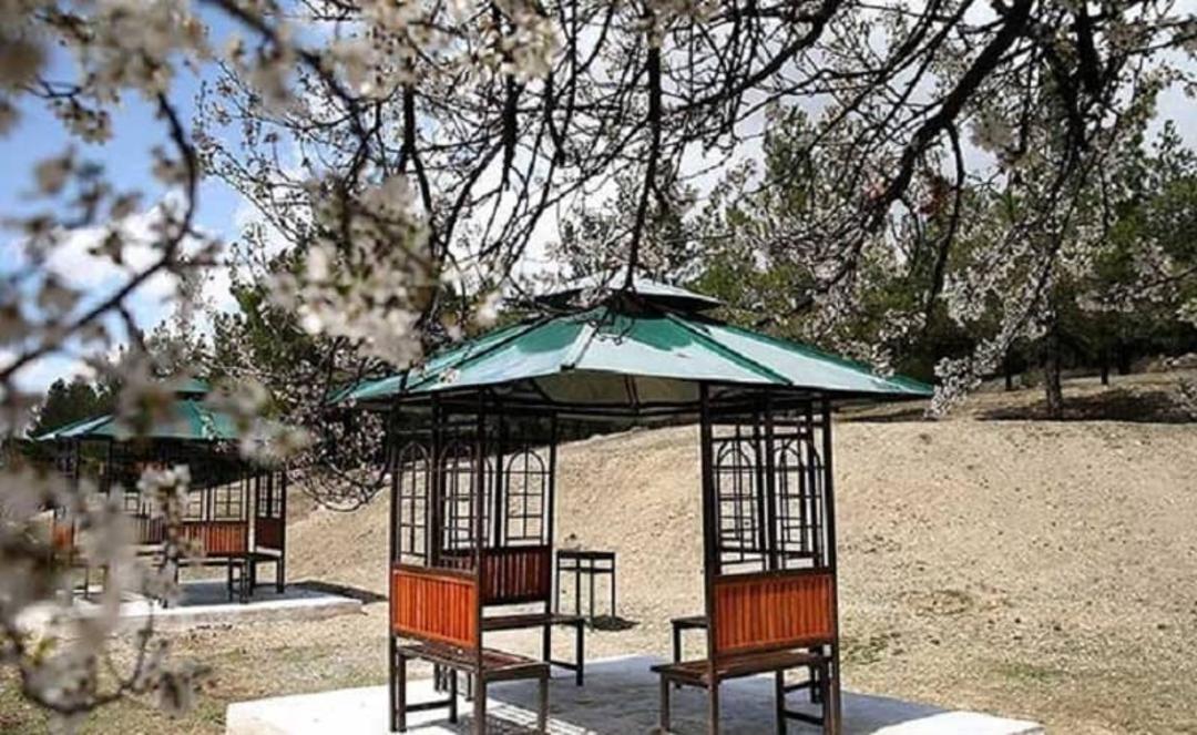 بوستان یاس فاطمی آلاچیق و منقل کباب‌پز