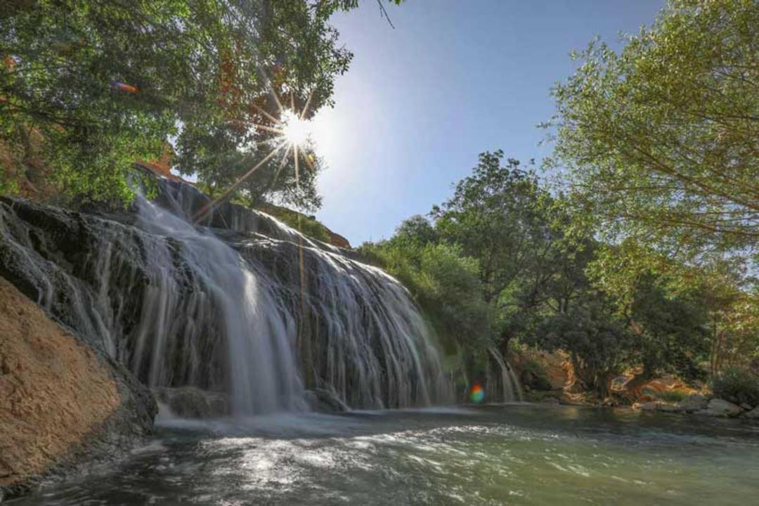 آب زلال آبشار گریت