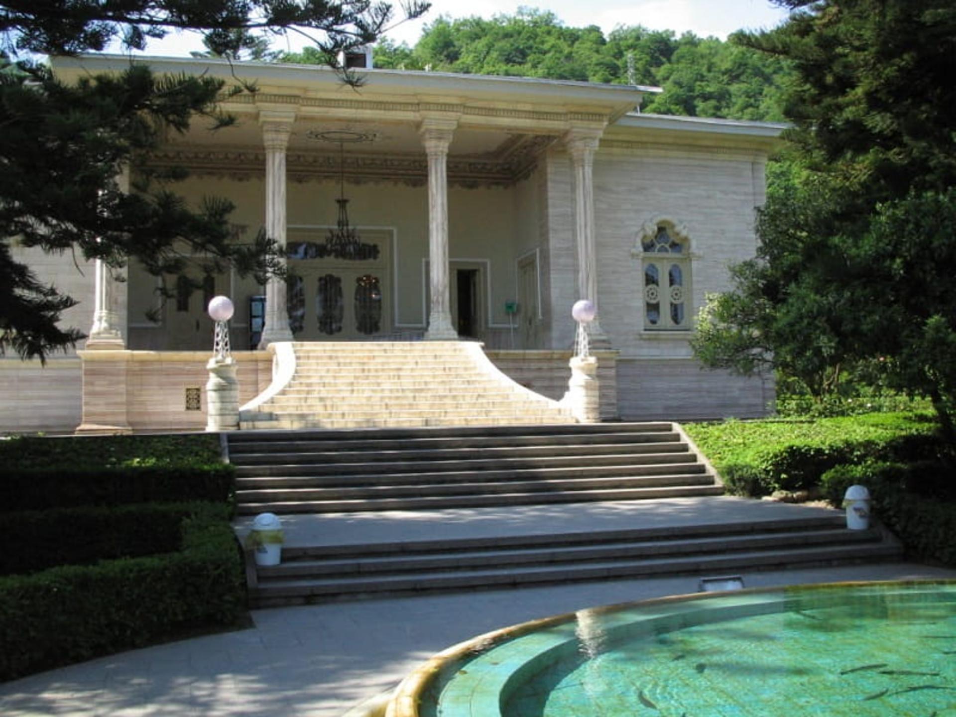 نمای  کاخ مرمر رامسر