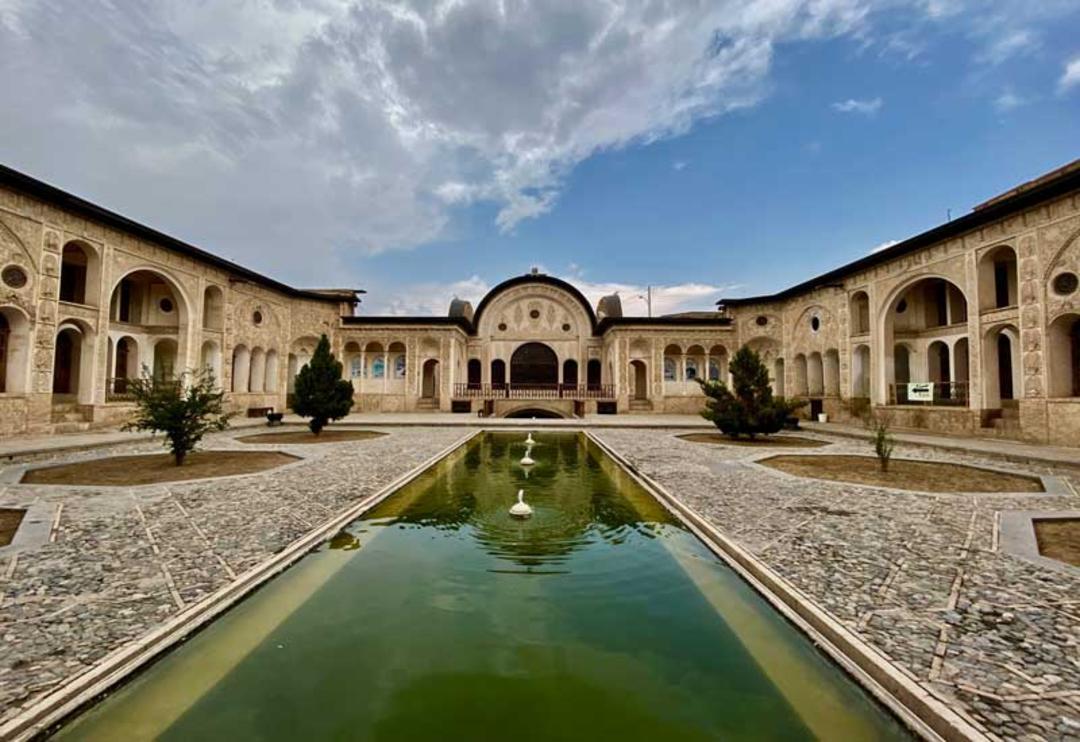 خانه طباطبایی ها