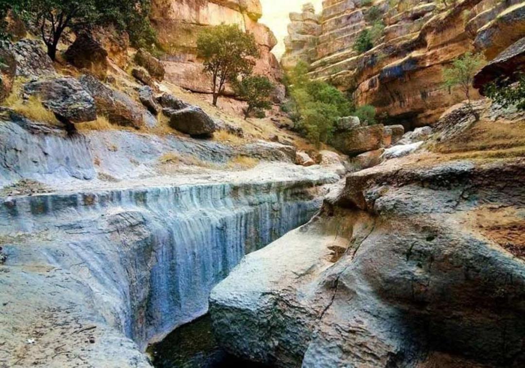 جریان آب رودخانه در تنگه شیرز کوهدشت