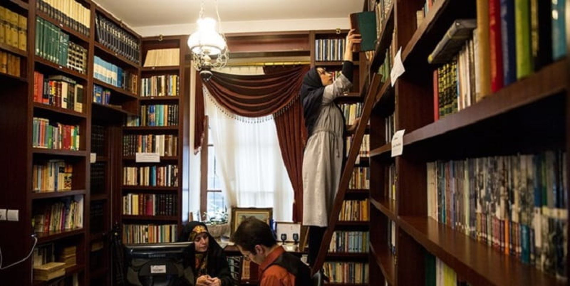 کافه کتاب دارالخلافه