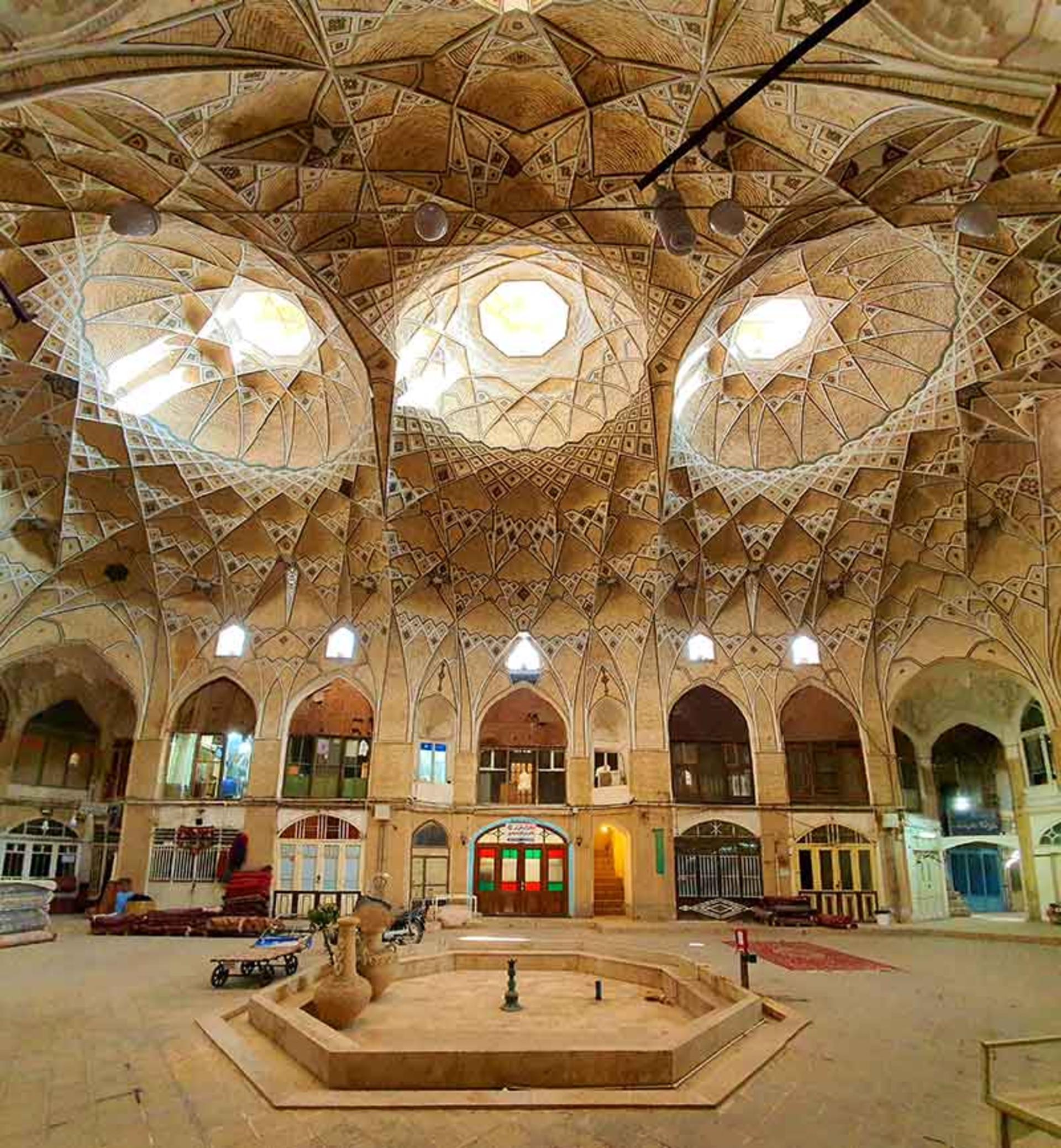 معماری بازار قدیم قم