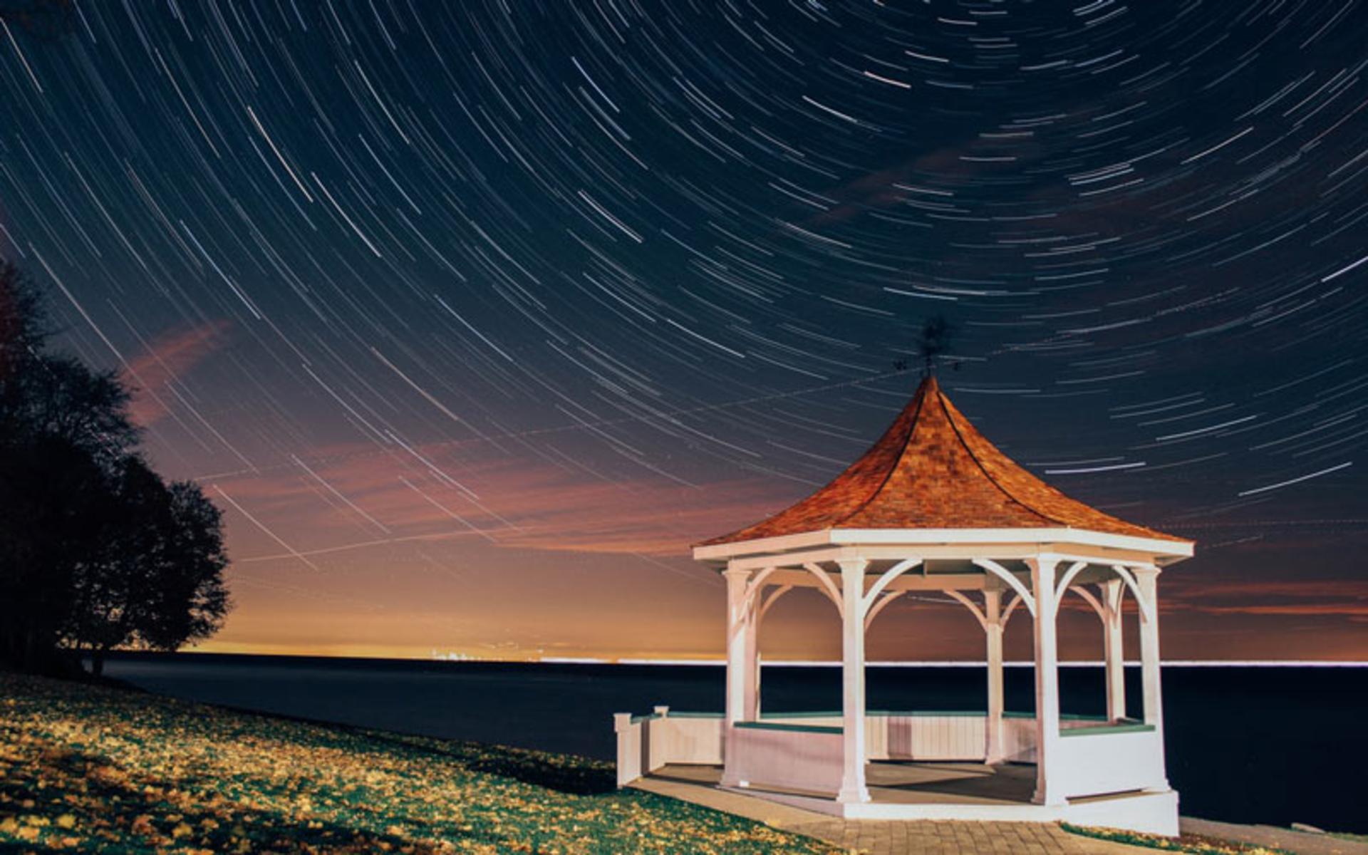 آسمان شب در نیاگارا آن د لیک 