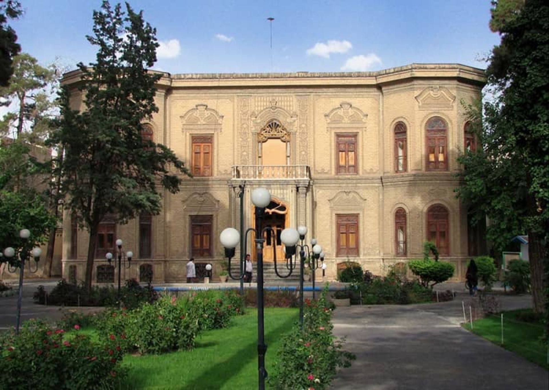 موزه آبگینه و سفالینه‌های ایران