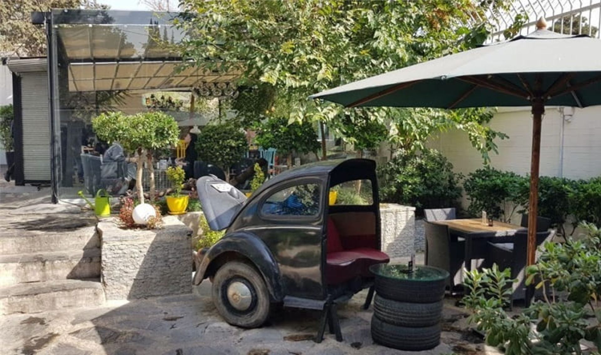 کافه کتاب فرشته