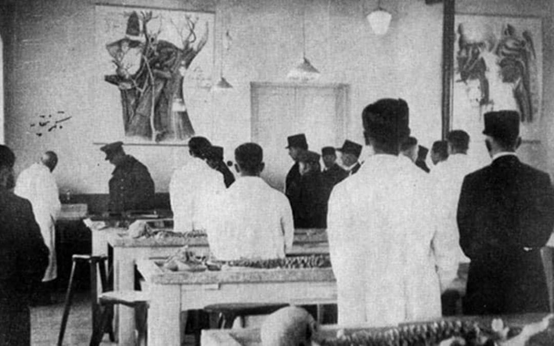 حضور رضا شاه در دانشکده پزشکی