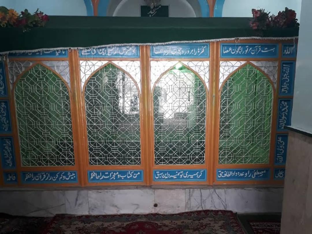ضریح ساده امامزاده