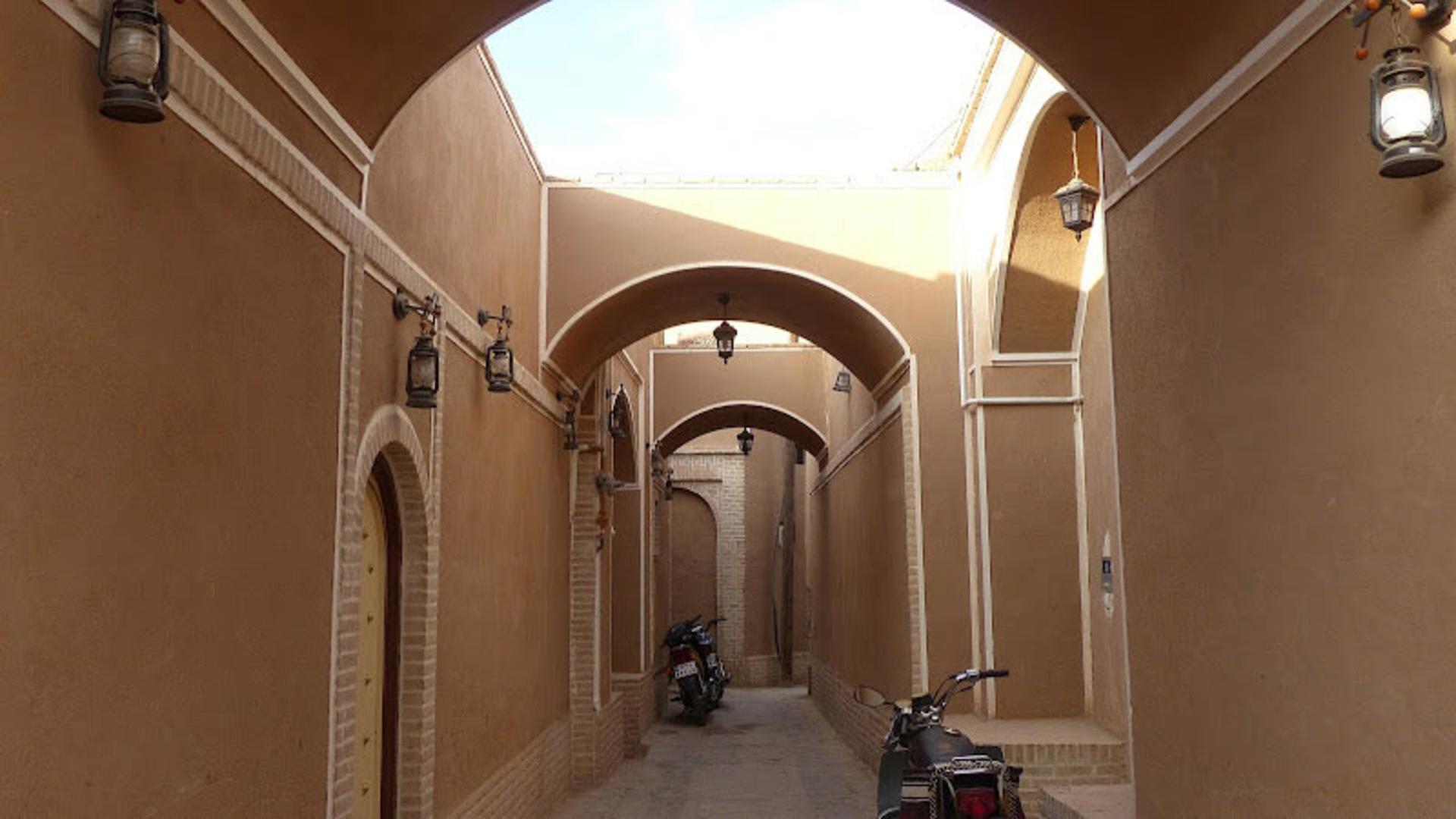 کوچه‌های سنتی میبد