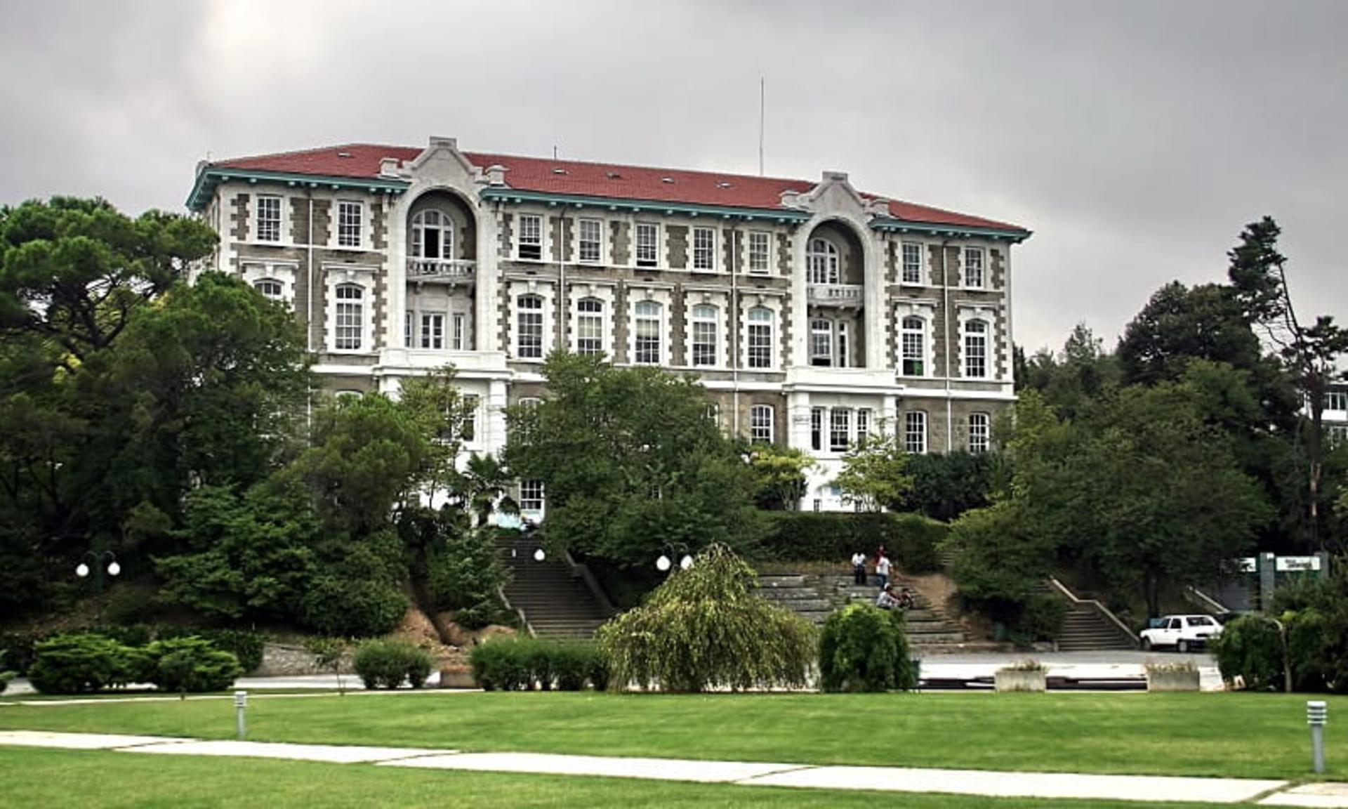 دانشگاه بوغازایچی Boğaziçi Üniversitesi