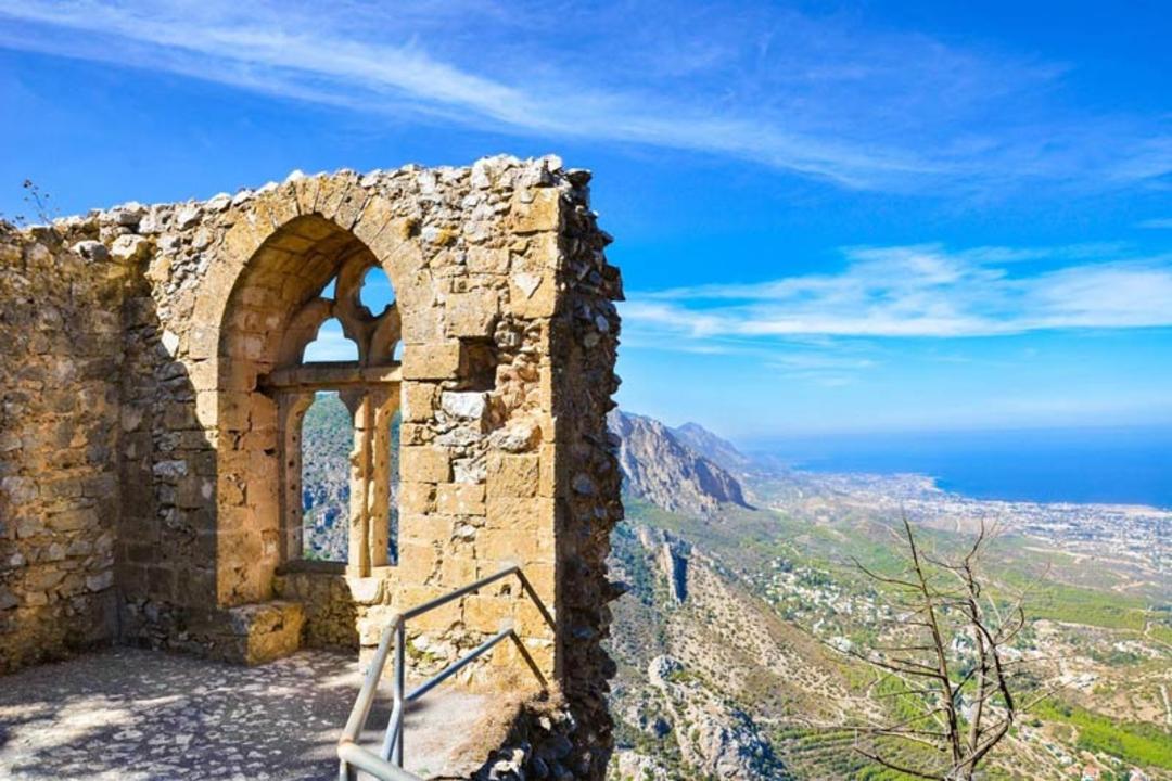 گیرنه در قبرس