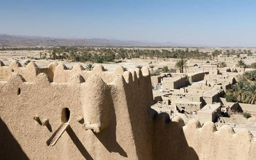 برج خشتی یک قلعه بر فراز روستایی تاریخی