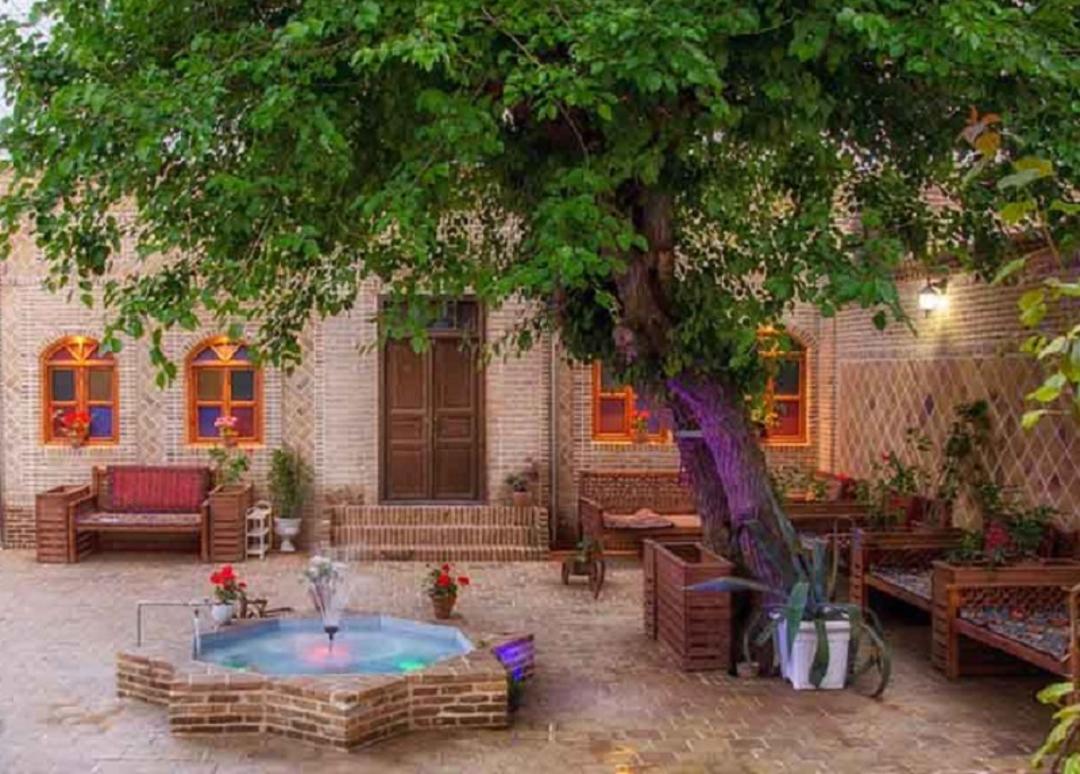 اقامتگاه بومگردی عمارت خورشید