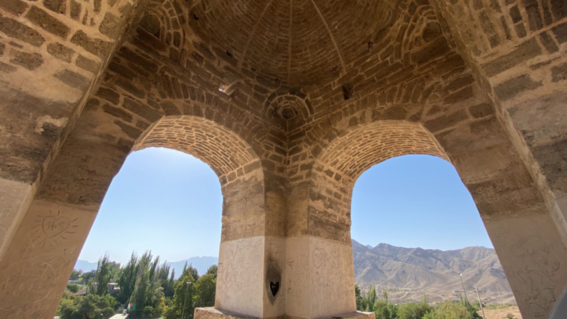 آجرنمای چهارطاقی نیاسر