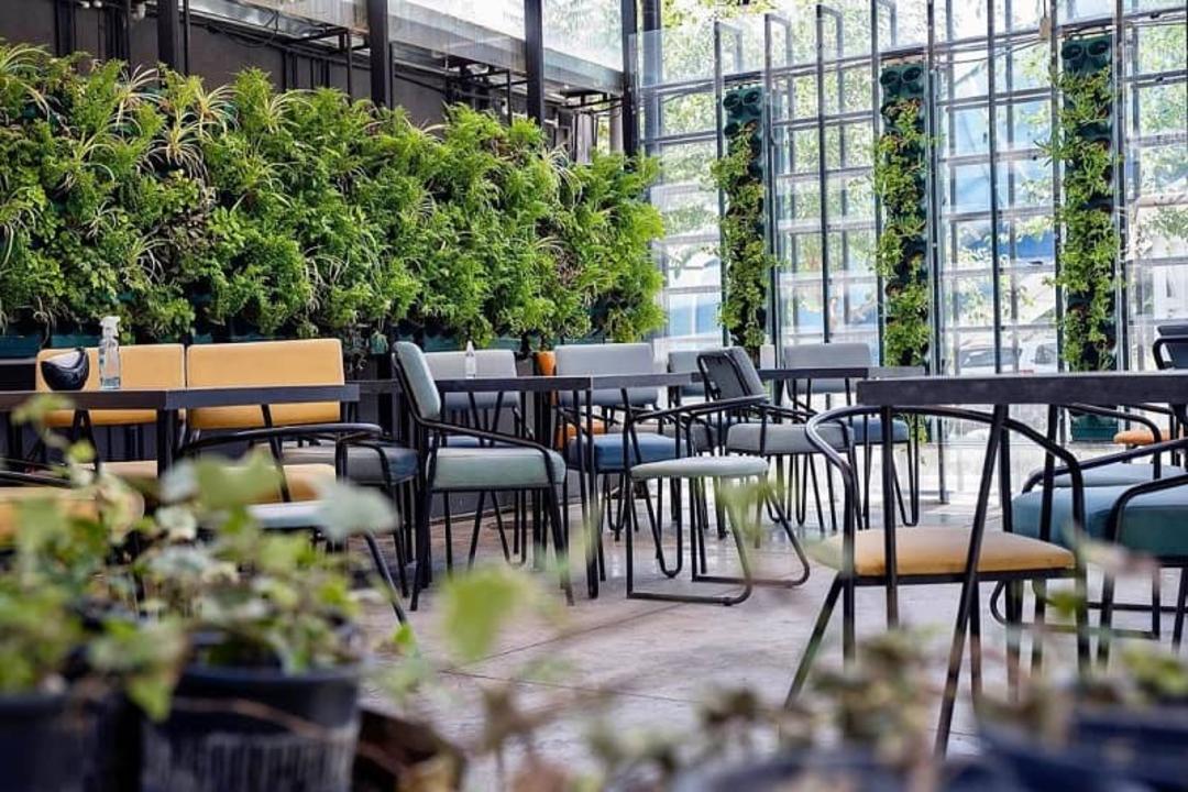 فضای باز کافه رستوران اپیزود مشهد