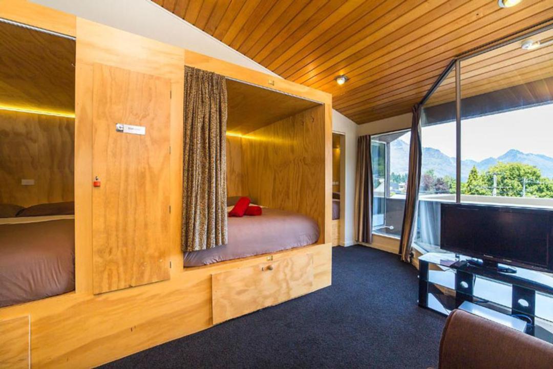 Tahuna Pod Hostel کویینز تاون