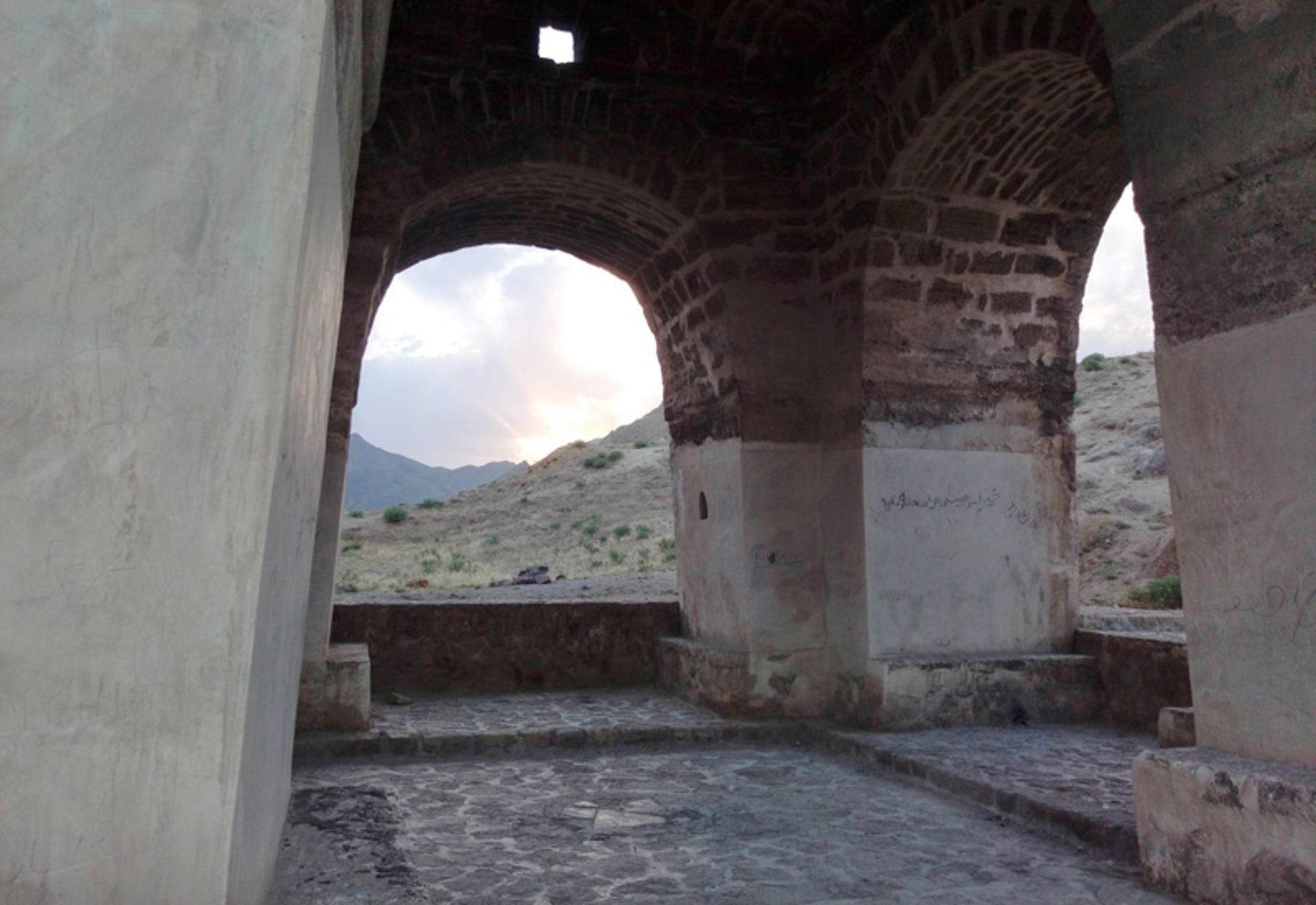 نمای داخلی چهارطاقی نیاسر