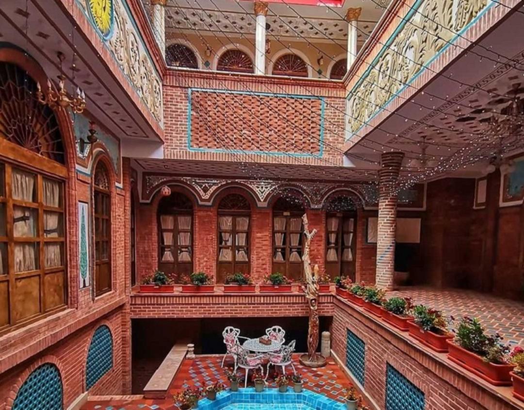 نمایی زیبا از هتل سنتی پهلوان رزاز