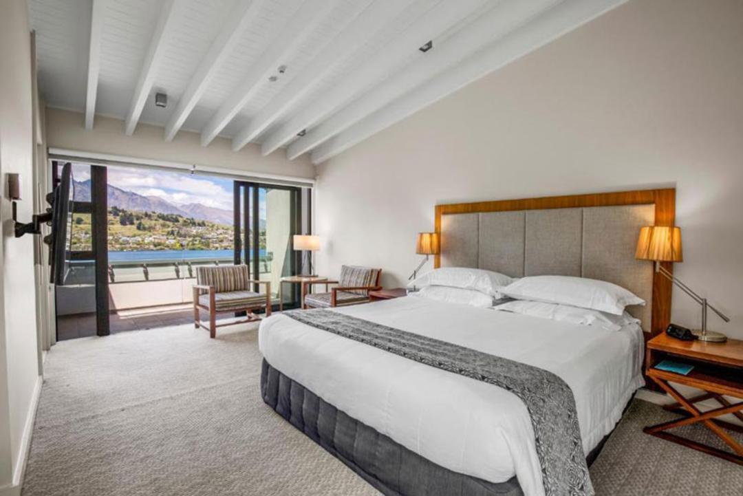 The Rees Hotel & Luxury Apartments کویینز تاون