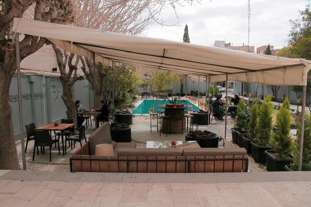 کافه فردا اصفهان