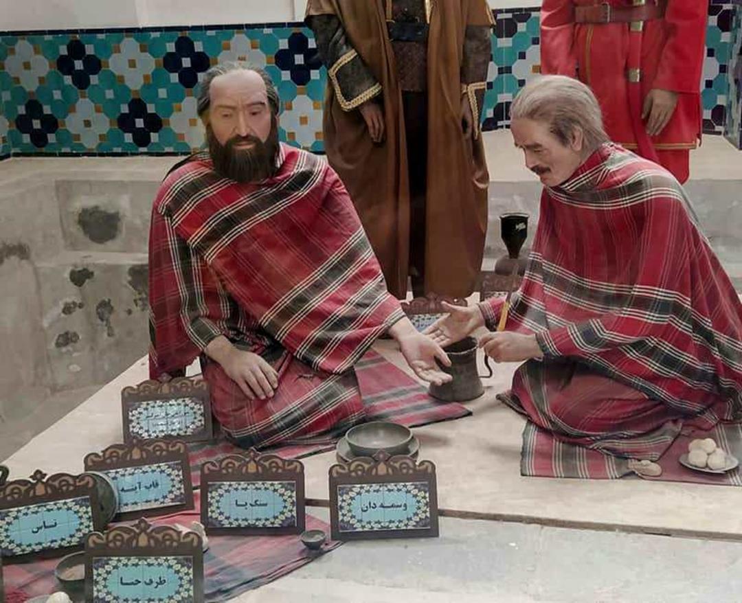 مجسمه های مومی در حمام فین