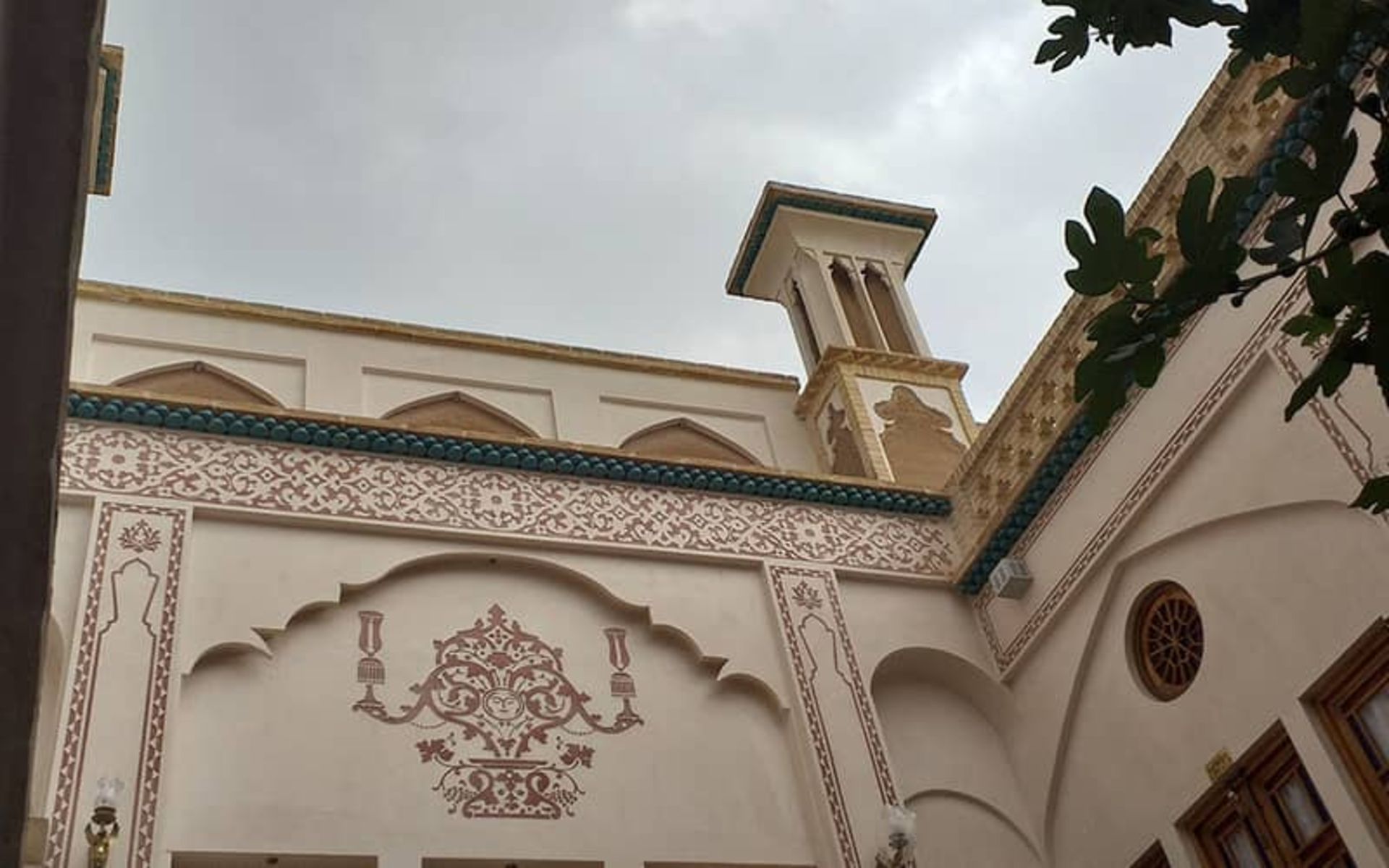 خانه تاریخی عادل (اقامتگاه سنتی نه چم)
