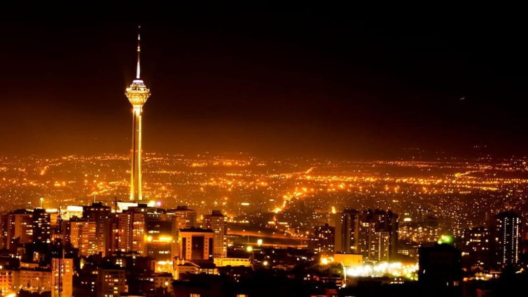برج میلاد در شب