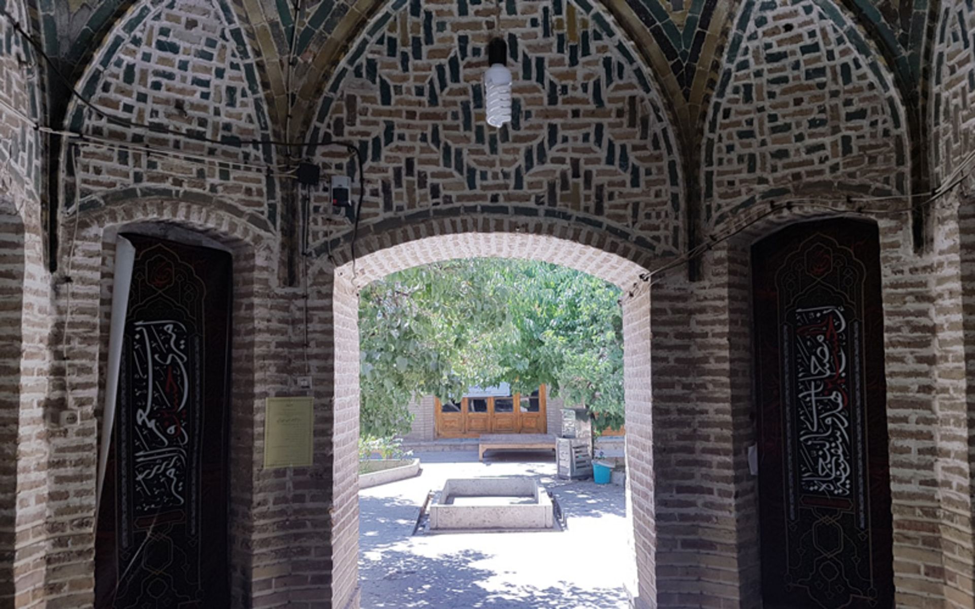 نمای داخلی مسجد خانم