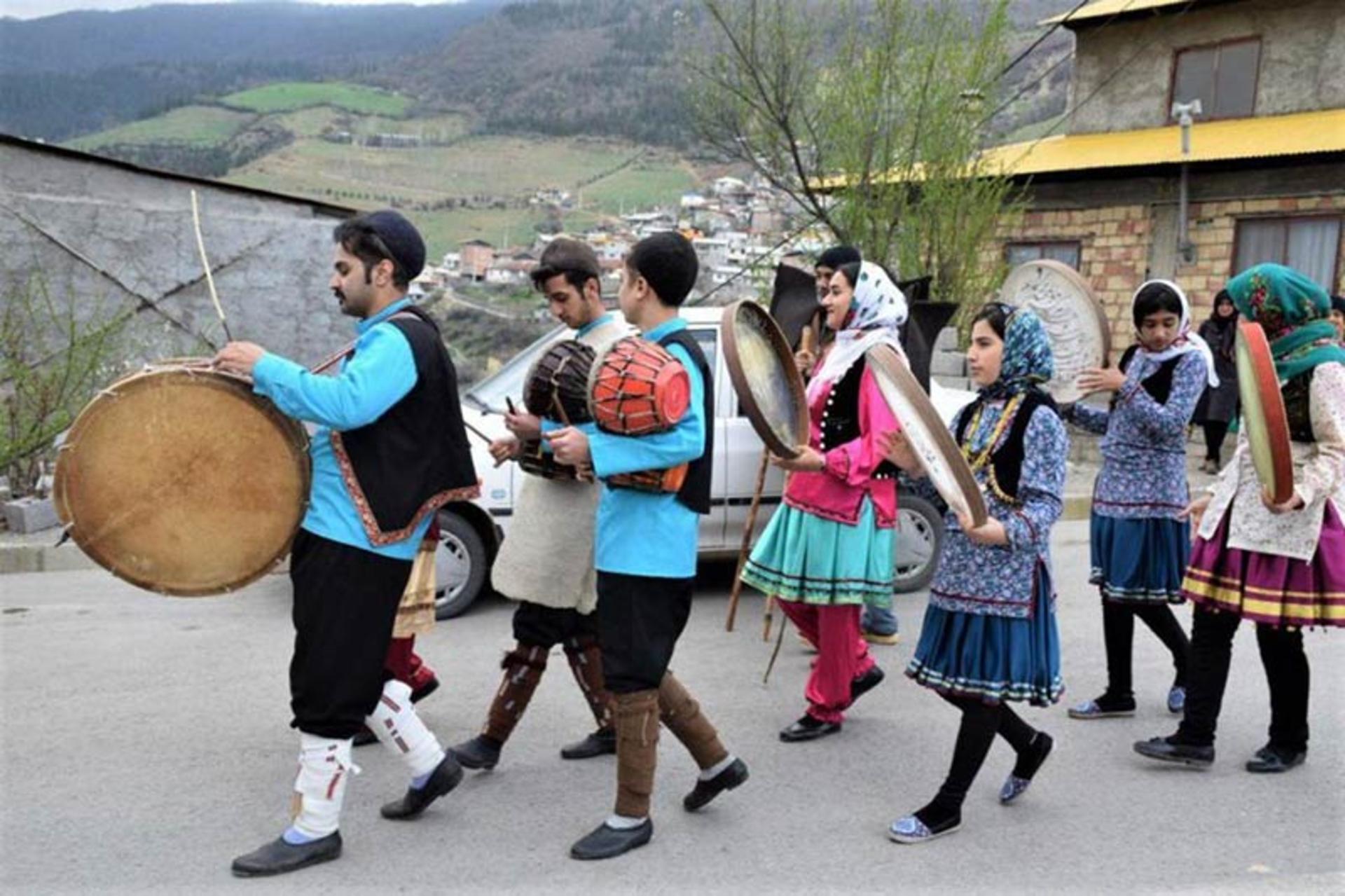 گروه نوروزخوانان جوان 