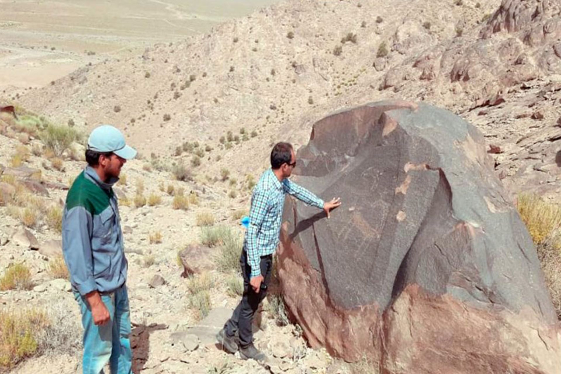 کشف ۲ سنگ نگاره باستانی جدید در خوسف