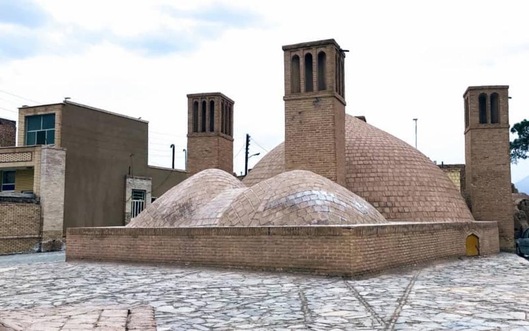 گنبد و بادگیرهای آب انباری در اردستان