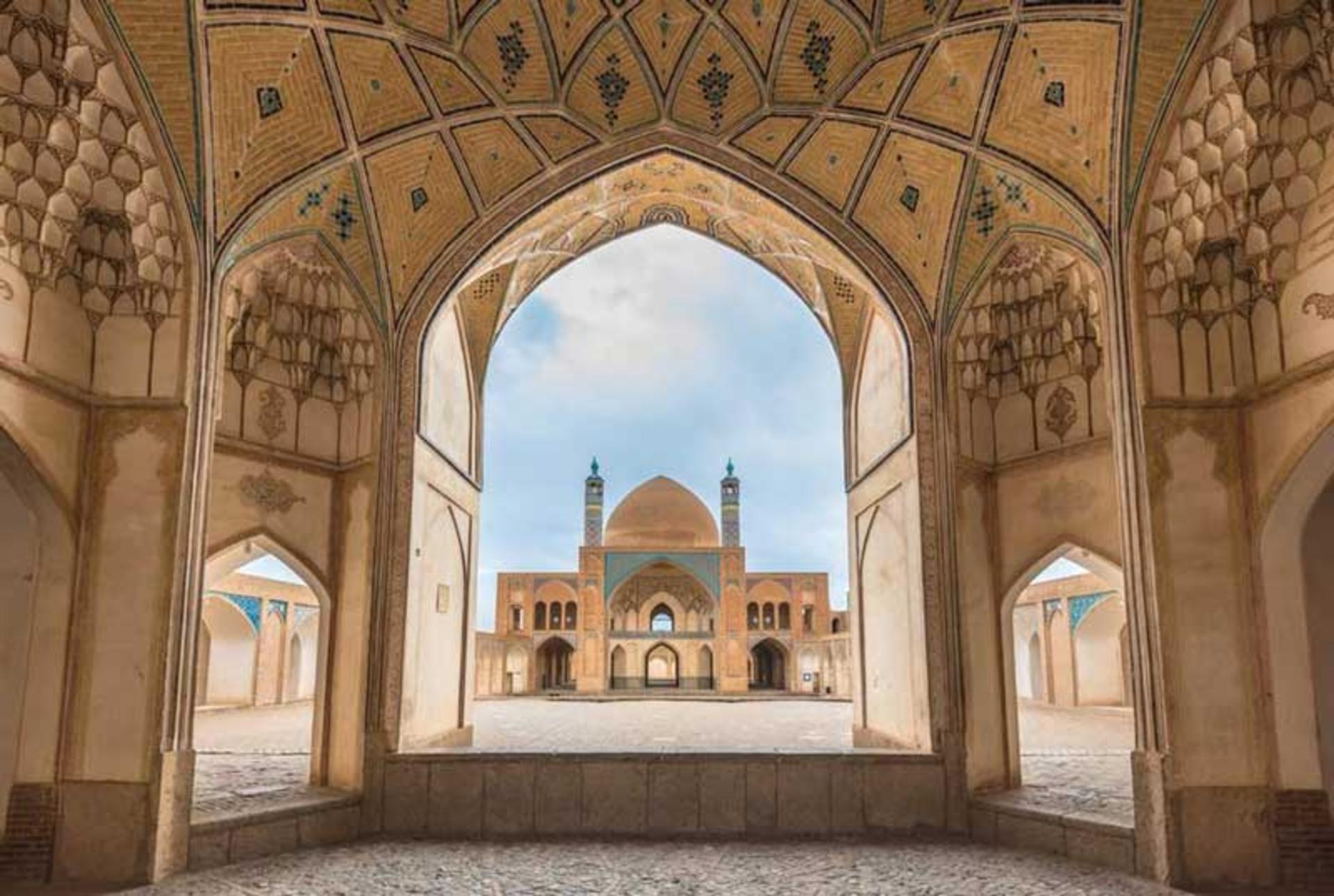 مسجد مدرسه آقا بزرگ