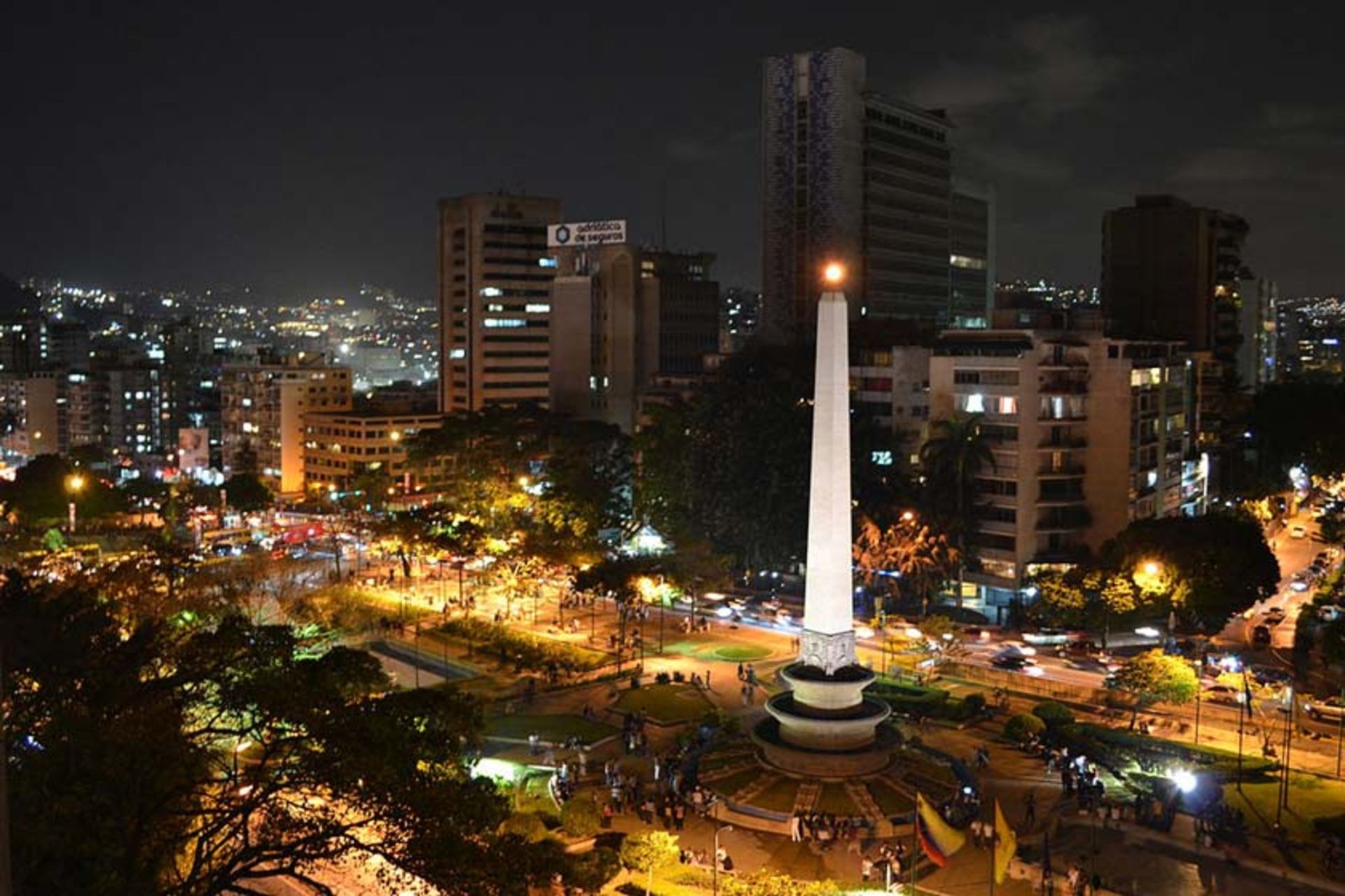 میدان فرانسه کاراکاس در شب